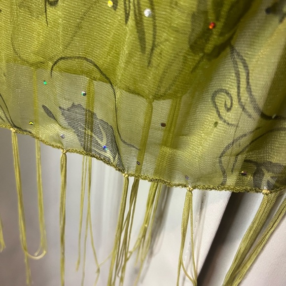 Vibrant Green Floral Wrap Scarf - Picture 3 of 3